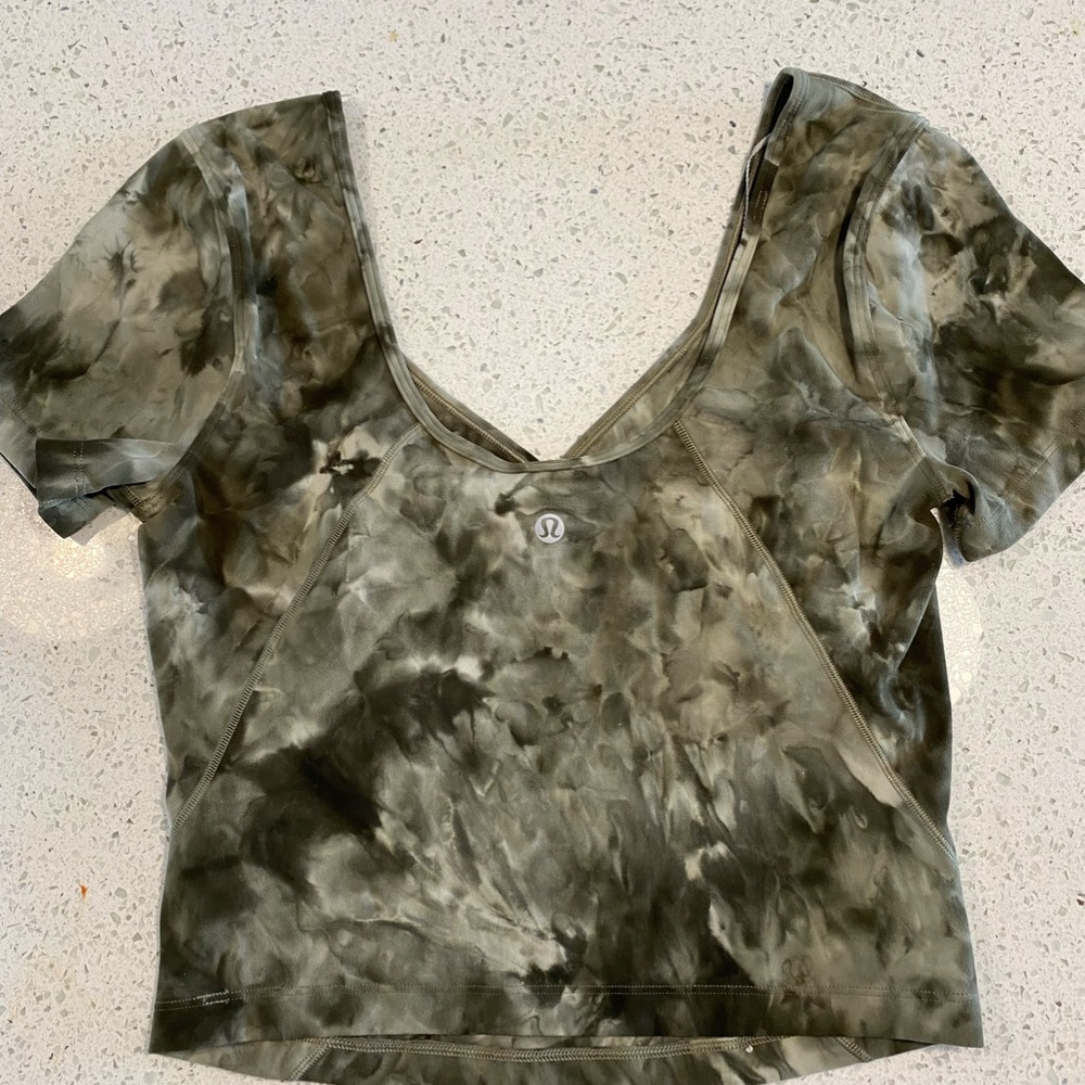 Lululemon align t-shirt in diamond dye light sage medium olive